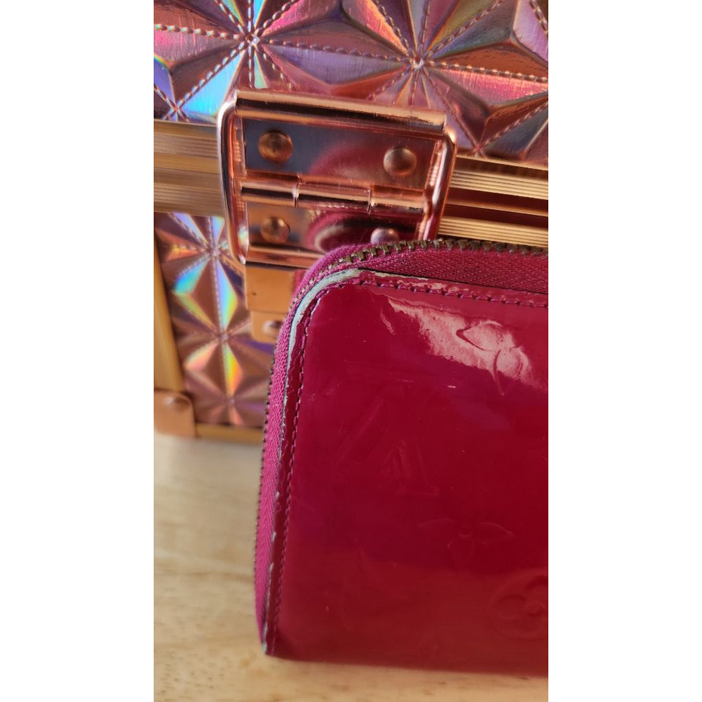 Women's Louis Vuitton Vernis Wallet - Picture 4 of 6